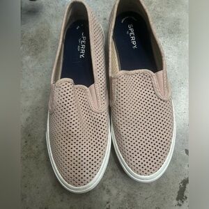 Women’s Sperrys size 9.5